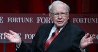 Warren Buffett Yatırımı: Berkshire Hathaway Hissesine Dev Katkı